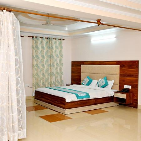 Hotel Prasanna Inn Рішикеш Екстер'єр фото