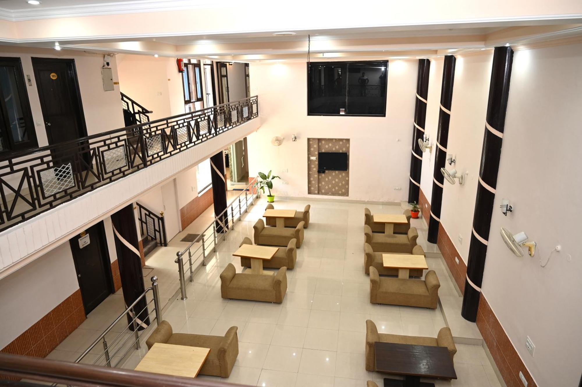 Hotel Prasanna Inn Рішикеш Екстер'єр фото